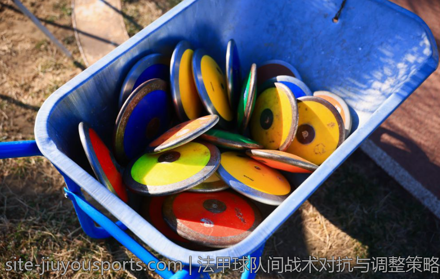 法甲球队间战术对抗与调整策略研究